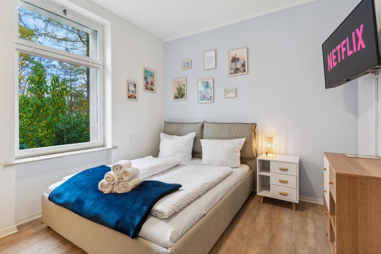Vorstadtoase - 2 Personen - Eichwalde, Naehe Ber - Queensize-Bett, Netflix, Parken Extérieur photo